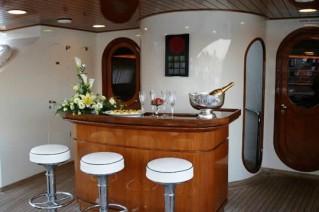 ANTARA - aft deck bar